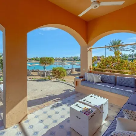 Rihanna Apartment Direct To The Sea